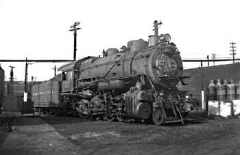 PRR-H9s 2826 on Garden Track-Morris Park Shops-Jamaica, NY (View NE) - 10-31-48 (N. Rolf-Keller).jpg (76898 bytes)
